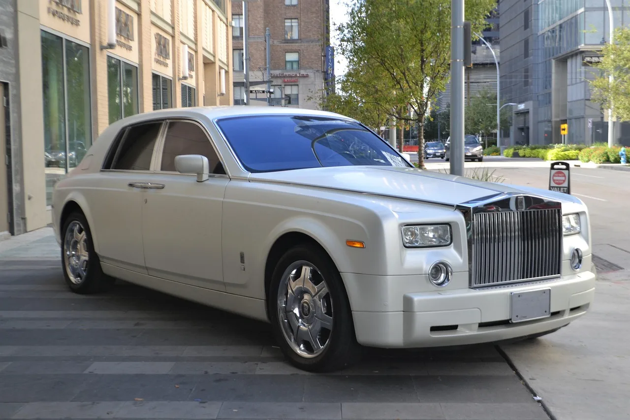 car, rolls royce, luxury, street, hotel, emblem, rolls, expensive, limousine, automotive, classic, noble, style, car wallpapers, lifestyle, elite, silver, tinted, lavish. Profitable Wrap and Tint Shop Services: How to Rank