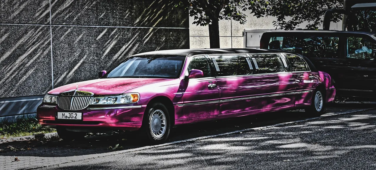 stretch limousine, noble, lincoln, limousine, long, automobile, american, limousine, limousine, limousine, limousine, limousine. Las Vegas limo and rideshare fleets need wrap and tint work scheduled around Nevada sun